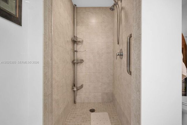 1900 N Bayshore Dr 5103, Miami, FL 33132