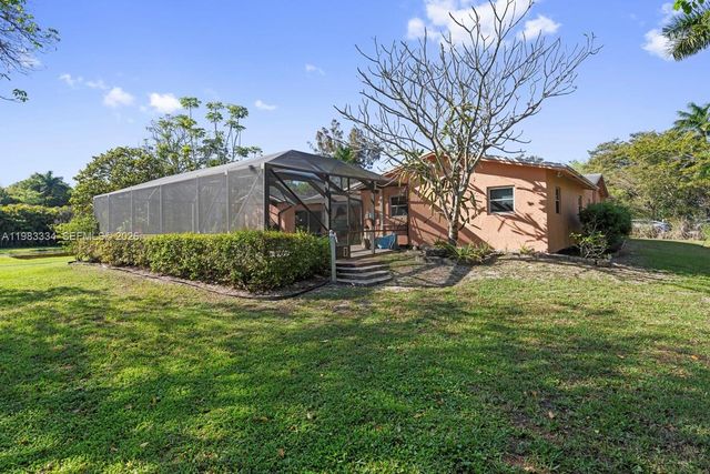 10930 SW 27th Ct, Davie, FL 33328