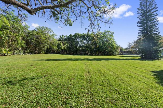 10930 SW 27th Ct, Davie, FL 33328