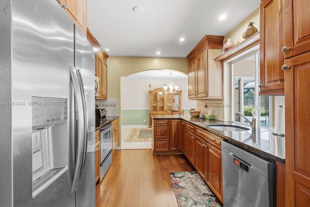 10930 SW 27th Ct, Davie, FL 33328