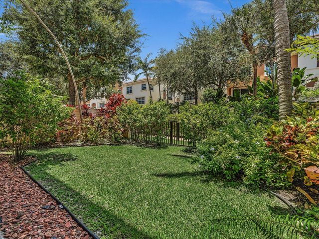 5575 NE Trieste Way, Boca Raton, FL 33487