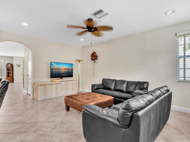 5575 NE Trieste Way, Boca Raton, FL 33487