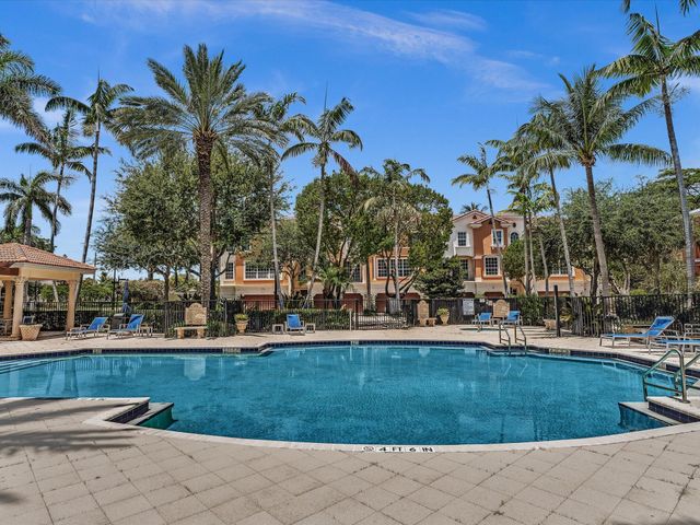5575 NE Trieste Way, Boca Raton, FL 33487