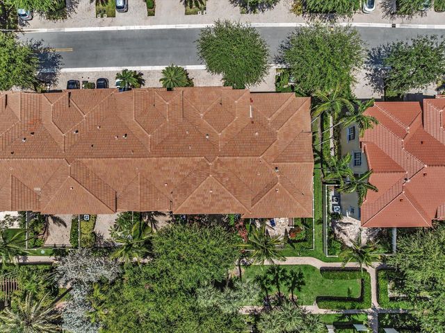 5575 NE Trieste Way, Boca Raton, FL 33487