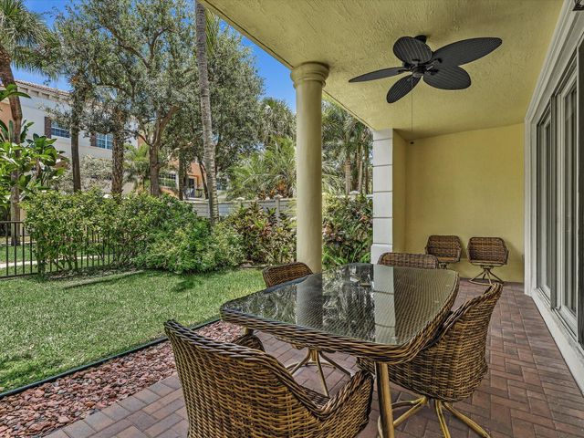 5575 NE Trieste Way, Boca Raton, FL 33487