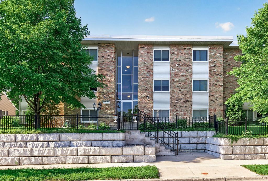5911 Oxford Street 7, Saint Louis Park, MN 55416