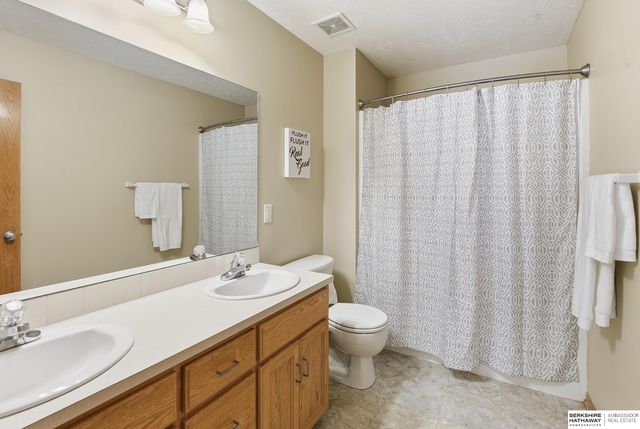 7220 N 154th Street, Bennington, NE 68007