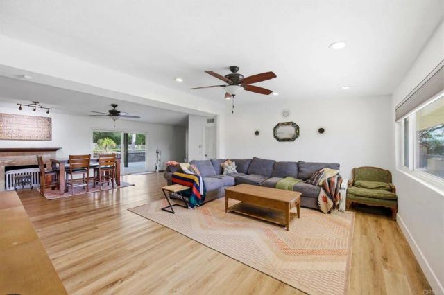 1940 Alta Vista Drive, Vista, CA 92084