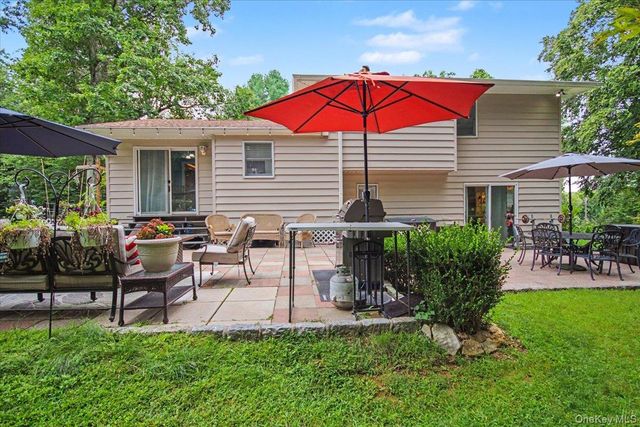 45 Hemlock Trail Court, Carmel, NY 10512