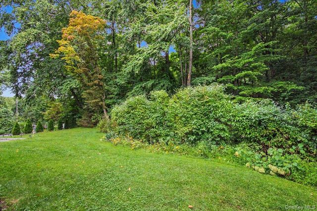 45 Hemlock Trail Court, Carmel, NY 10512