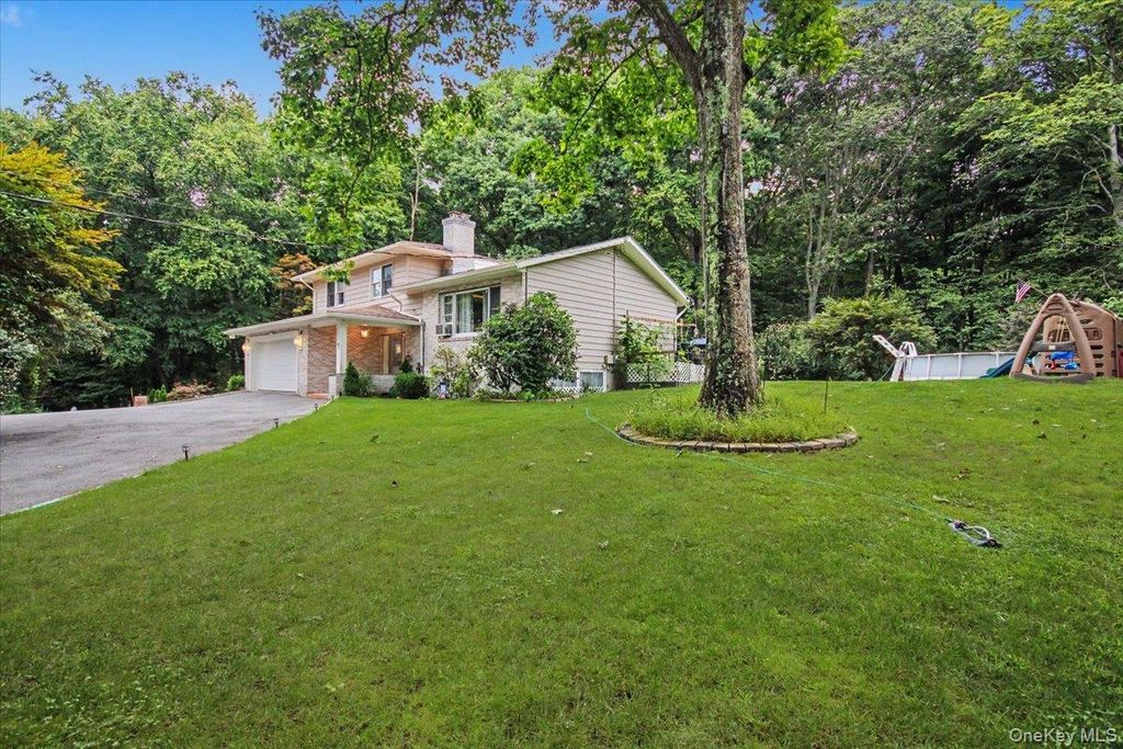 45 Hemlock Trail Court, Carmel, NY 10512 — photo 2