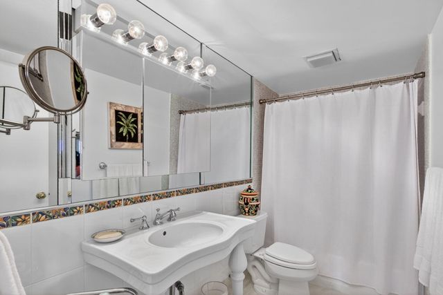 2600 N Flagler Drive 911, West Palm Beach, FL 33407