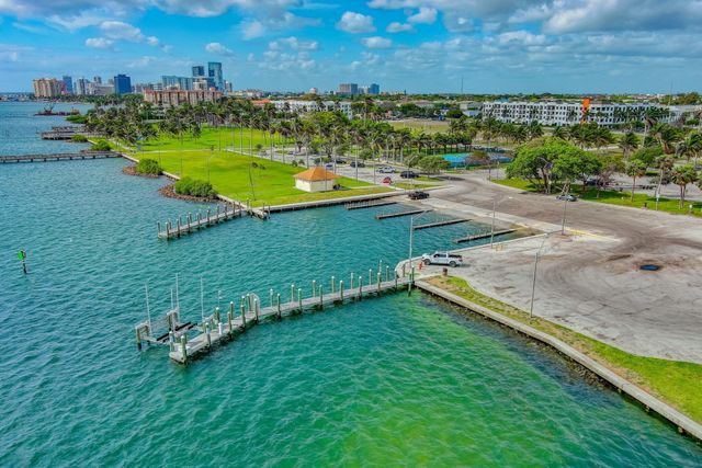 2600 N Flagler Drive 911, West Palm Beach, FL 33407