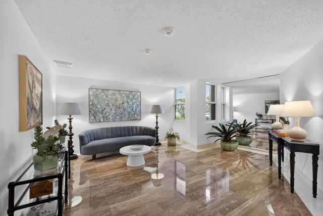 2600 N Flagler Drive 911, West Palm Beach, FL 33407