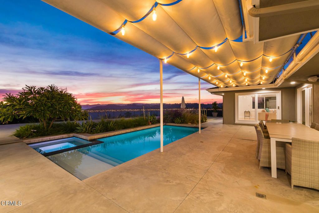 Image 7 of property listing at 9633 Highridge Drive, Beverly Hills, CA 90210