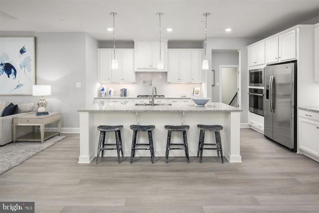 979 EAKINS CIR, West Chester, PA 19380