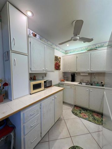 175 Bedford G, West Palm Beach, FL 33417