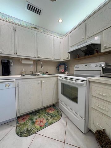 175 Bedford G, West Palm Beach, FL 33417