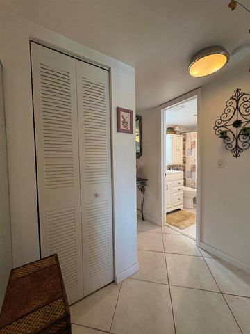 175 Bedford G, West Palm Beach, FL 33417