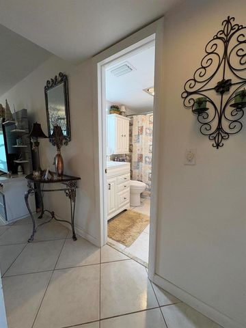 175 Bedford G, West Palm Beach, FL 33417