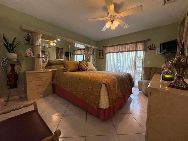 175 Bedford G, West Palm Beach, FL 33417