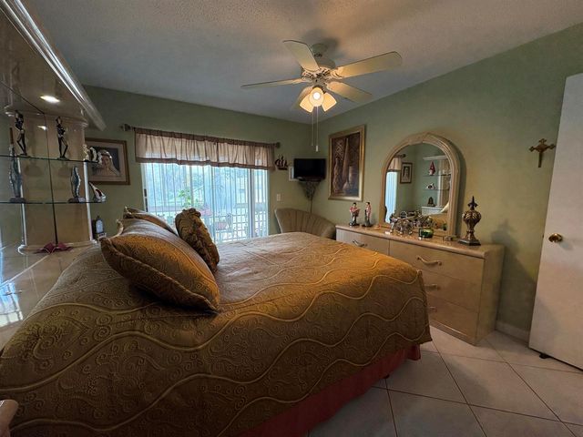 175 Bedford G, West Palm Beach, FL 33417