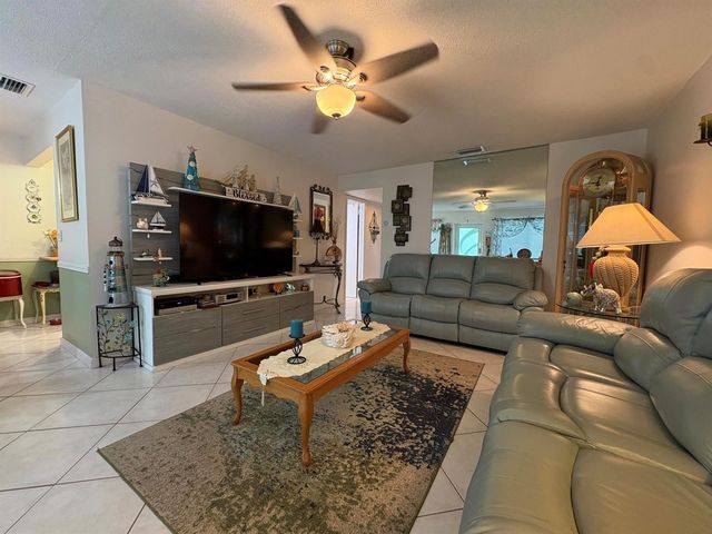 175 Bedford G, West Palm Beach, FL 33417