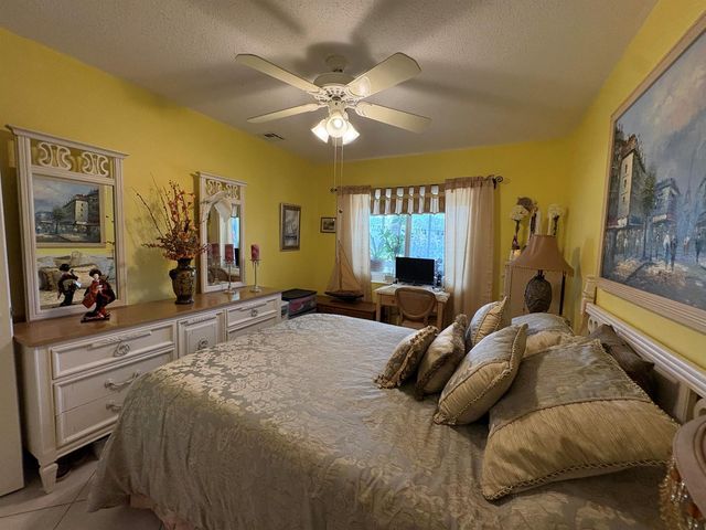 175 Bedford G, West Palm Beach, FL 33417