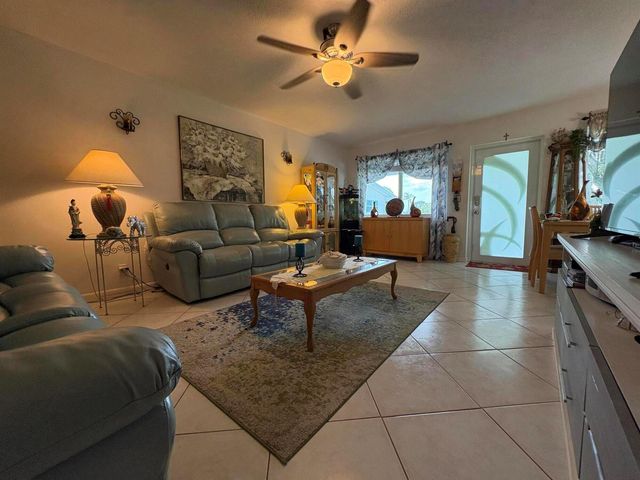 175 Bedford G, West Palm Beach, FL 33417