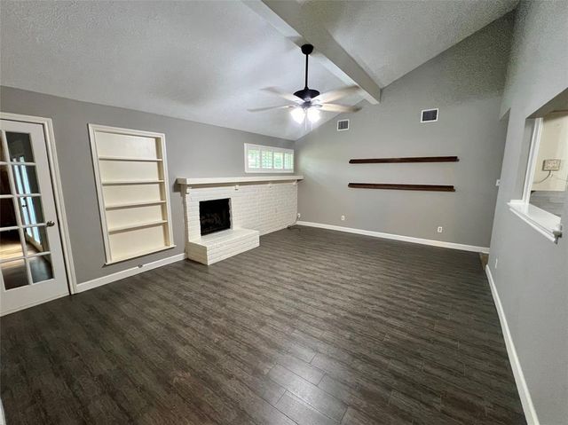 37 Ranch House Loop, Angleton, TX 77515