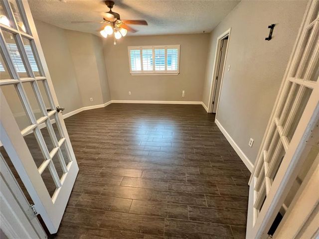 37 Ranch House Loop, Angleton, TX 77515
