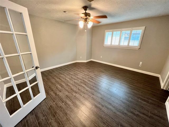 37 Ranch House Loop, Angleton, TX 77515