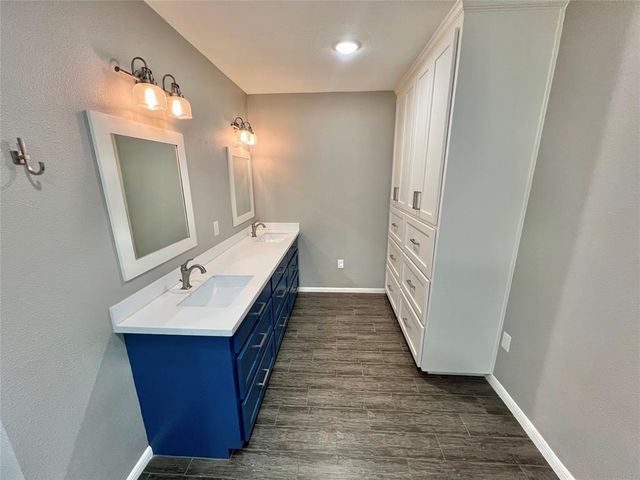 37 Ranch House Loop, Angleton, TX 77515