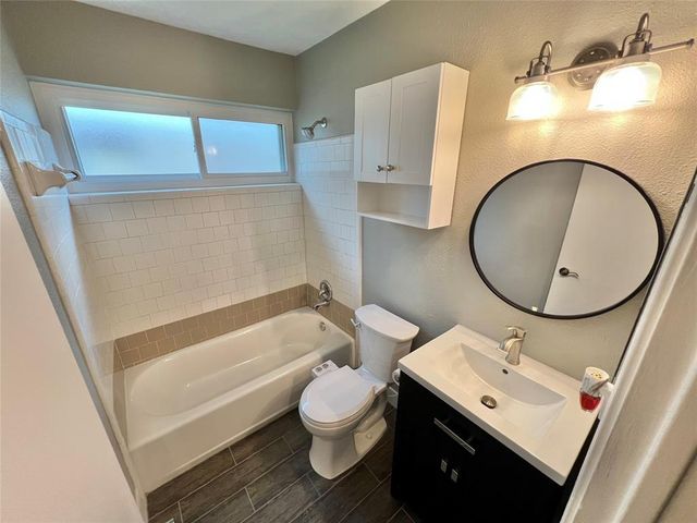 37 Ranch House Loop, Angleton, TX 77515