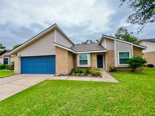 37 Ranch House Loop, Angleton, TX 77515