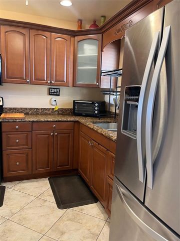 752 Lori Dr 218, Palm Springs, FL 33461