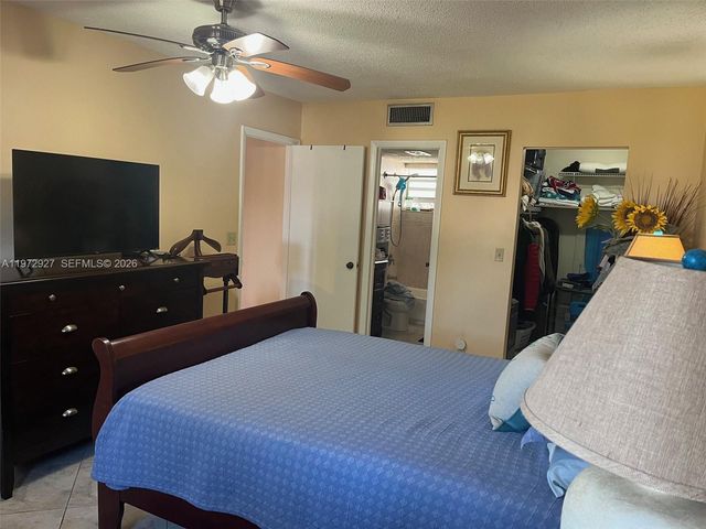 752 Lori Dr 218, Palm Springs, FL 33461