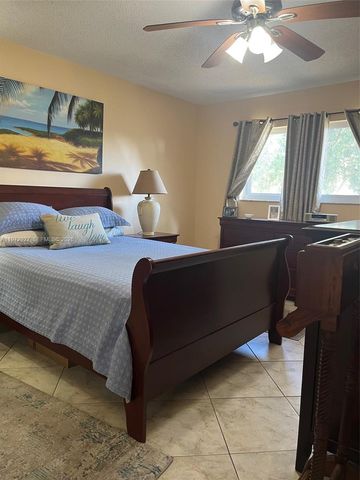 752 Lori Dr 218, Palm Springs, FL 33461