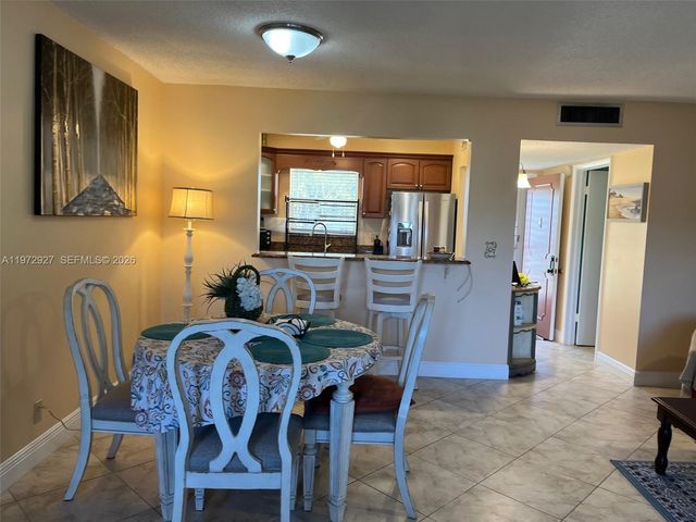 752 Lori Dr 218, Palm Springs, FL 33461