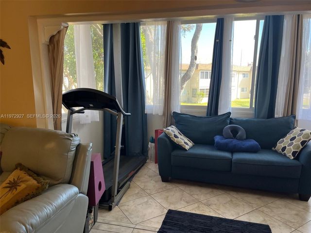 752 Lori Dr 218, Palm Springs, FL 33461