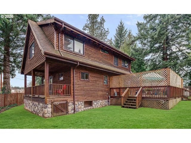 16441 S HENRICI Rd, Oregon City, OR 97045