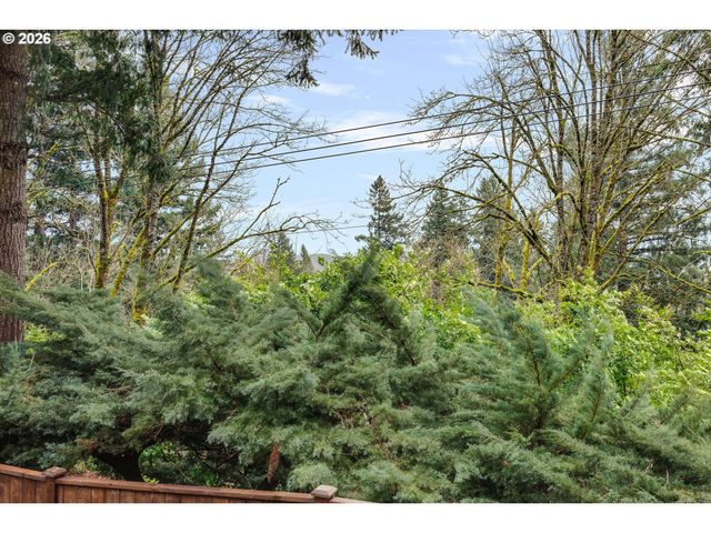 16441 S HENRICI Rd, Oregon City, OR 97045