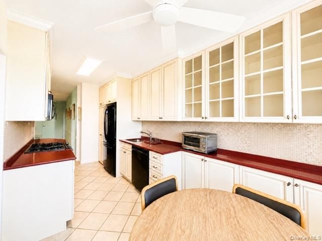 27110 Grand Central Parkway 7V, Floral Park, NY 11005
