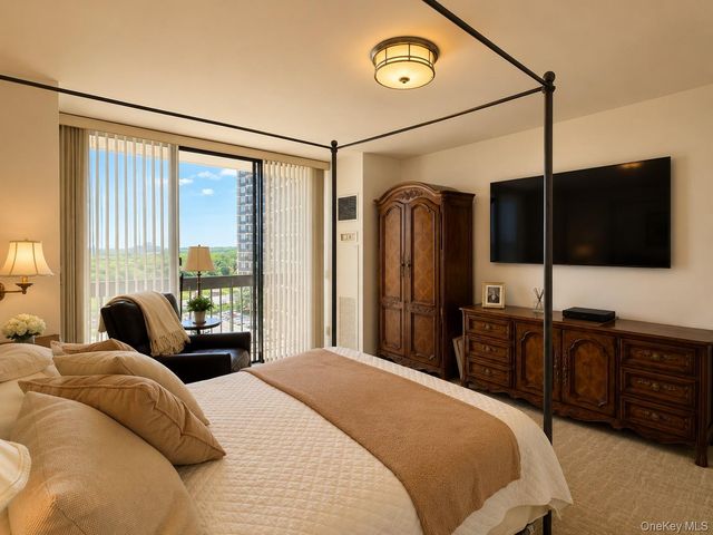 27110 Grand Central Parkway 7V, Floral Park, NY 11005