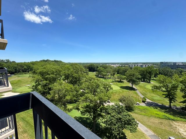 27110 Grand Central Parkway 7V, Floral Park, NY 11005