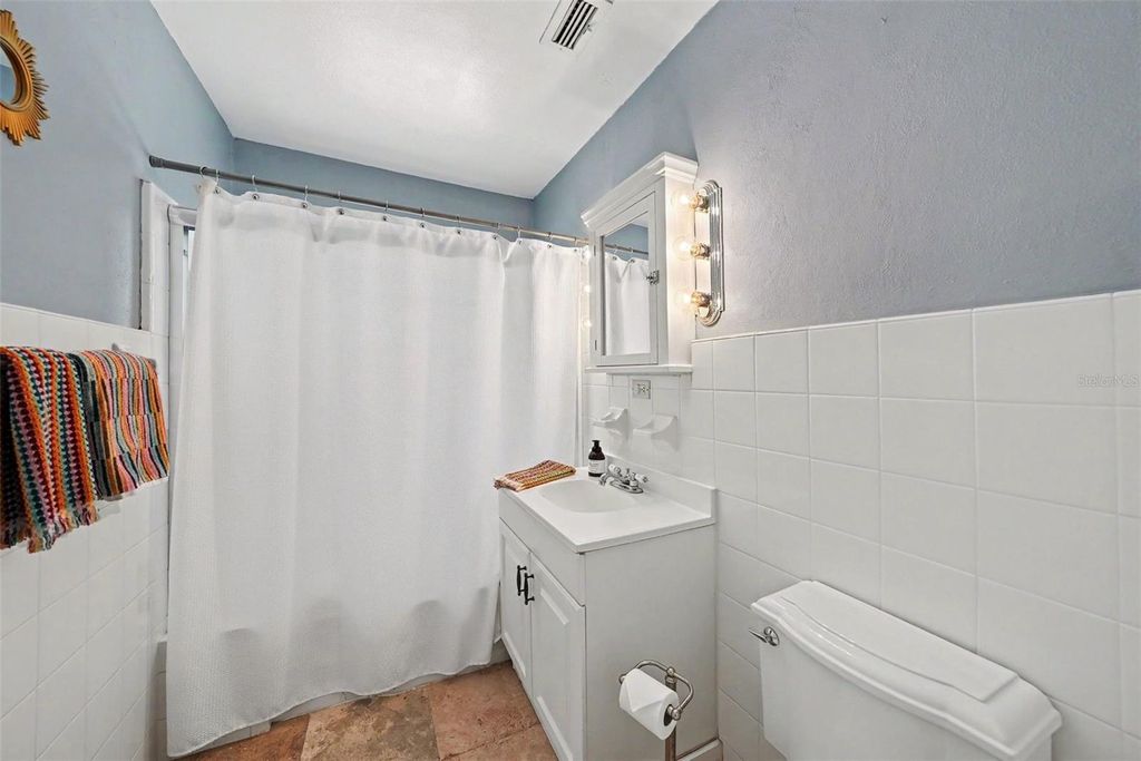 Image 13 of property listing at 3601 W EMPEDRADO STREET, Tampa, FL 33629