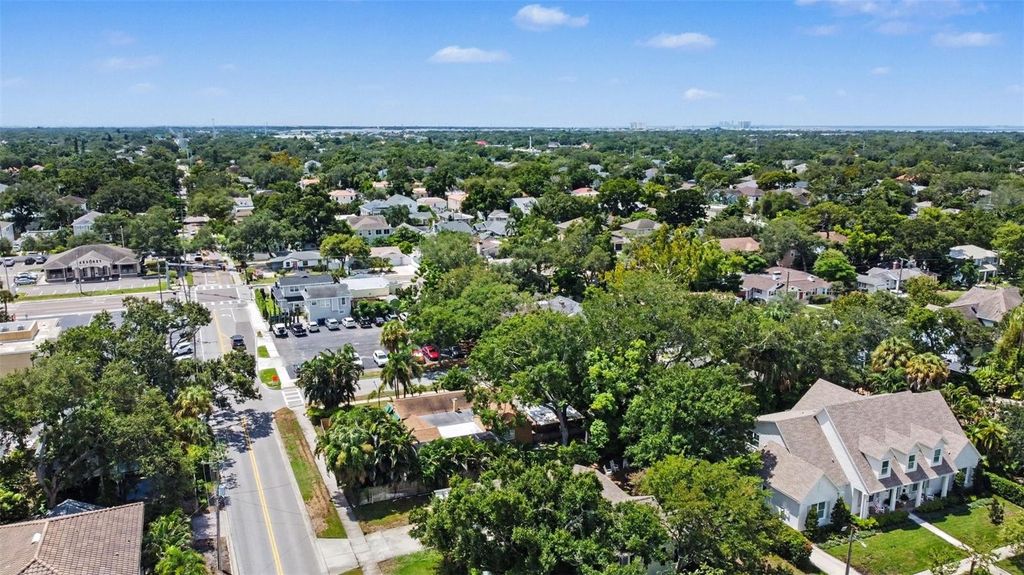 Image 24 of property listing at 3601 W EMPEDRADO STREET, Tampa, FL 33629