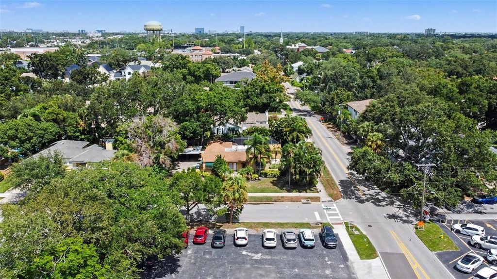 Image 25 of property listing at 3601 W EMPEDRADO STREET, Tampa, FL 33629