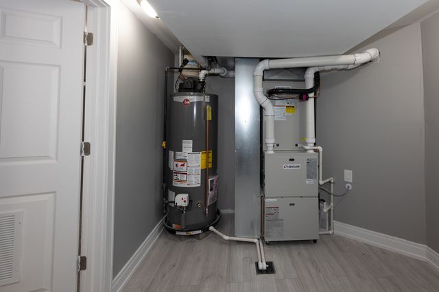 1508 S 7th Avenue, Maywood, IL 60153