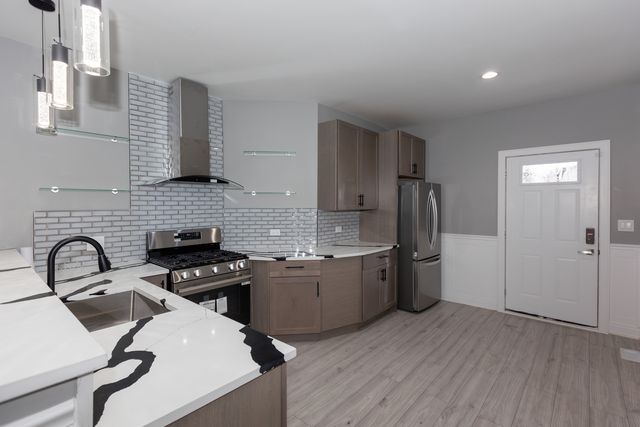 1508 S 7th Avenue, Maywood, IL 60153